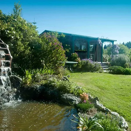 Waterwheel Cottage Upper Moutere Room photo